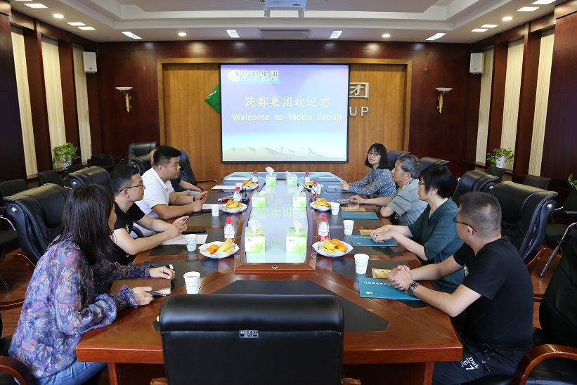 河北省醫(yī)藥行業(yè)協(xié)會副會長劉彥斌一行來我公司調研